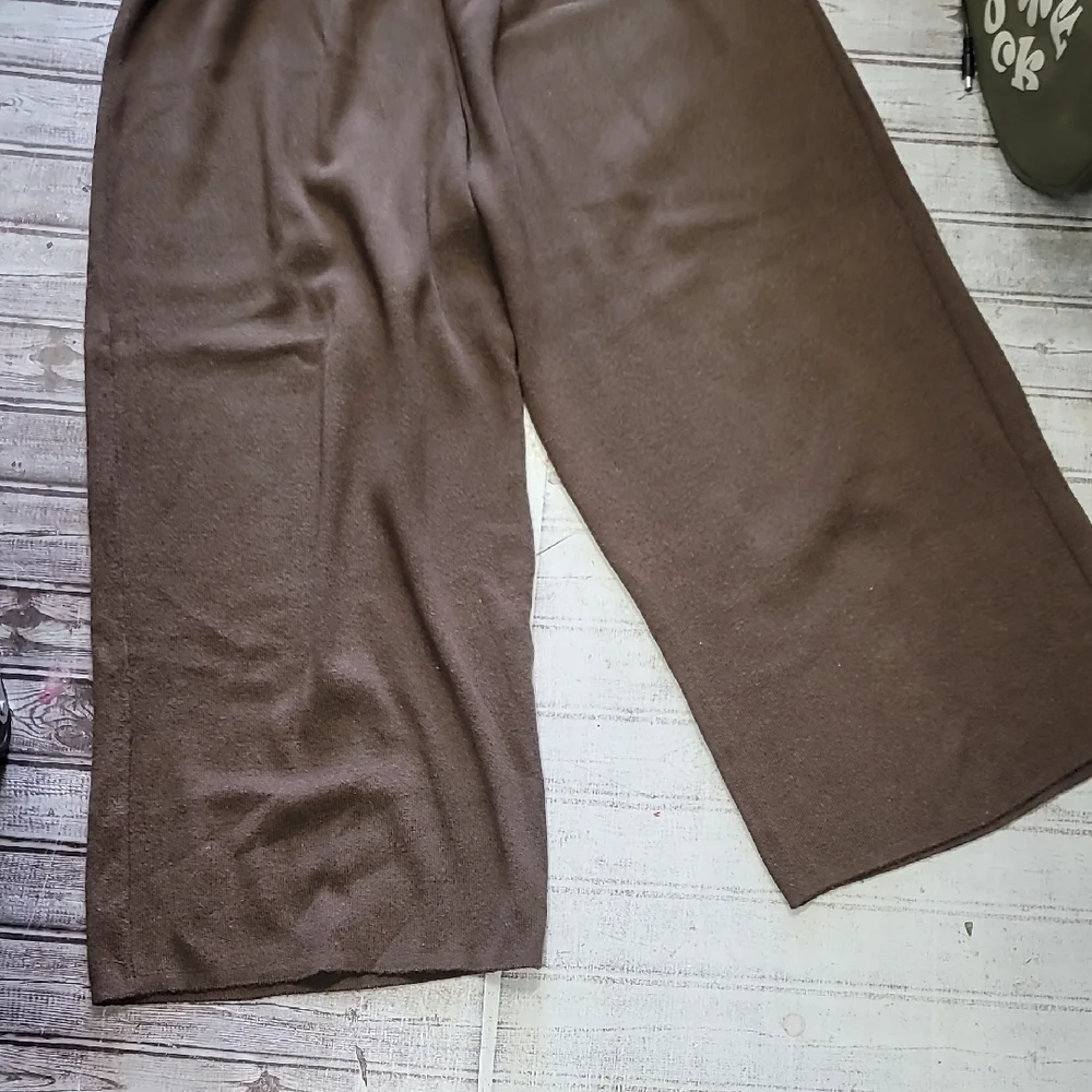 Colours V-Neck Sweater in Brown
